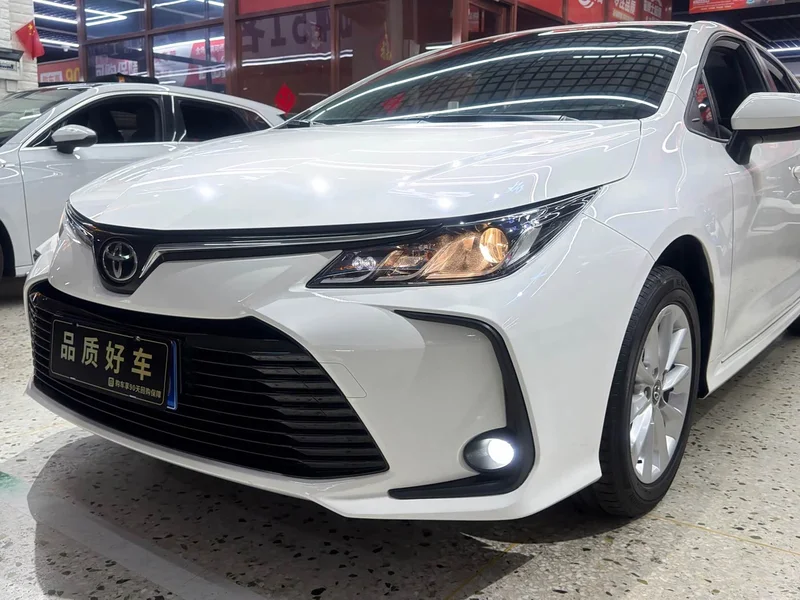 Toyota Corolla — фото 1
