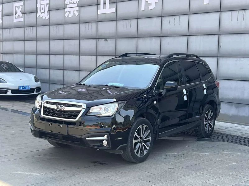 Subaru Forester — фото 1