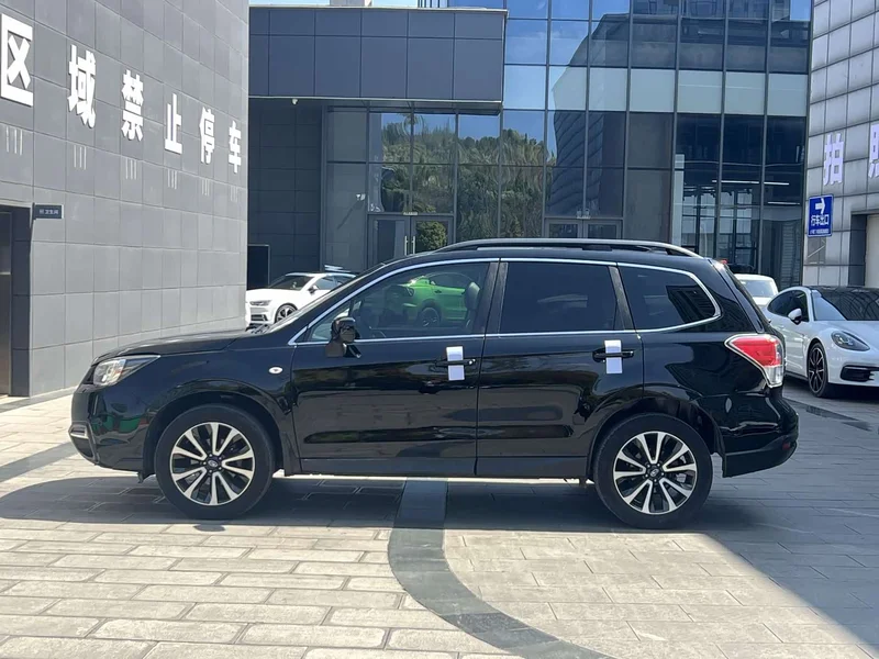 Subaru Forester — фото 8