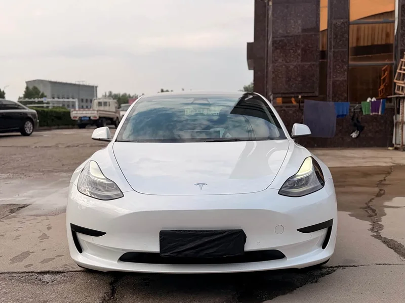 Tesla Model 3 — фото 2