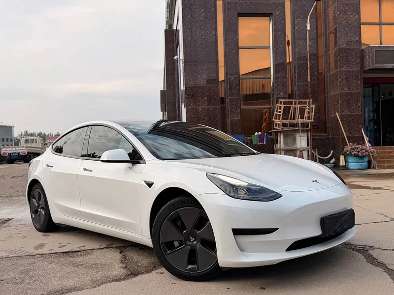 Tesla Model 3 — фото 3