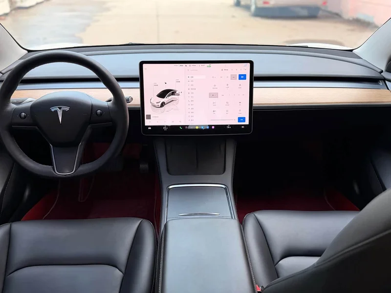 Tesla Model 3 — фото 8