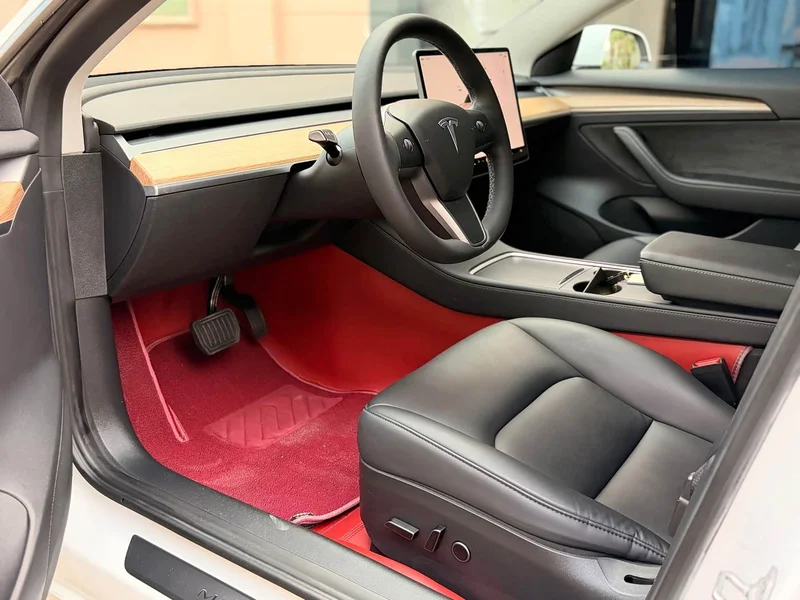 Tesla Model 3 — фото 9
