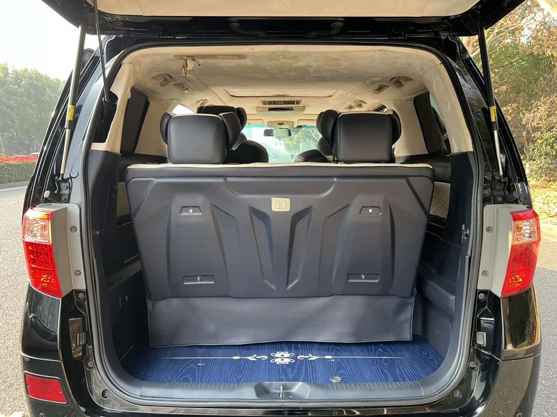 Toyota Alphard — фото 5