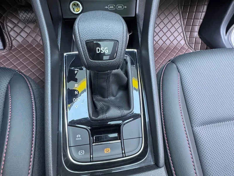 Skoda Karoq — фото 12