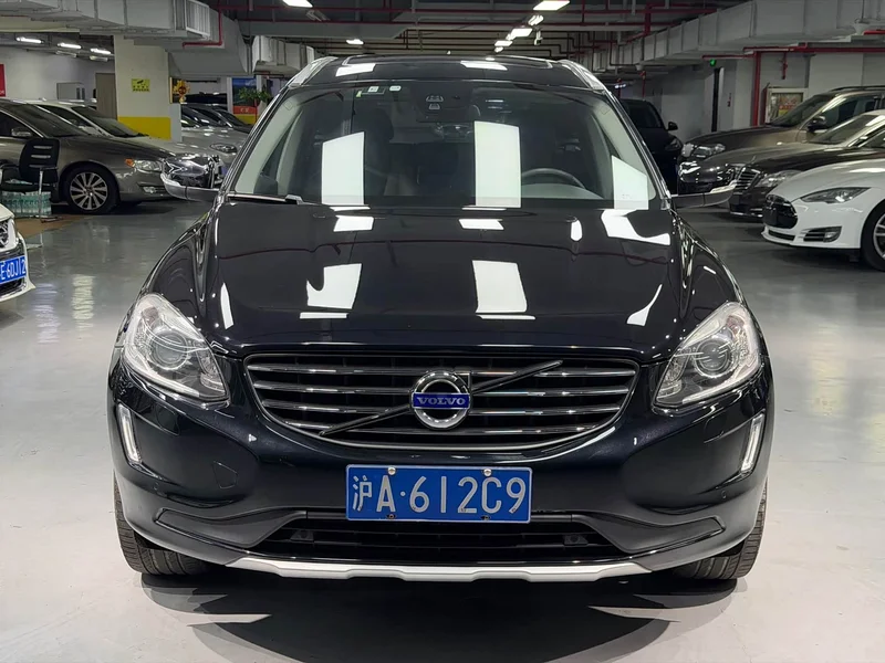 Volvo XC60 — фото 2