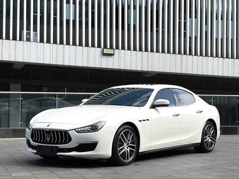 Maserati Ghibli — фото 1