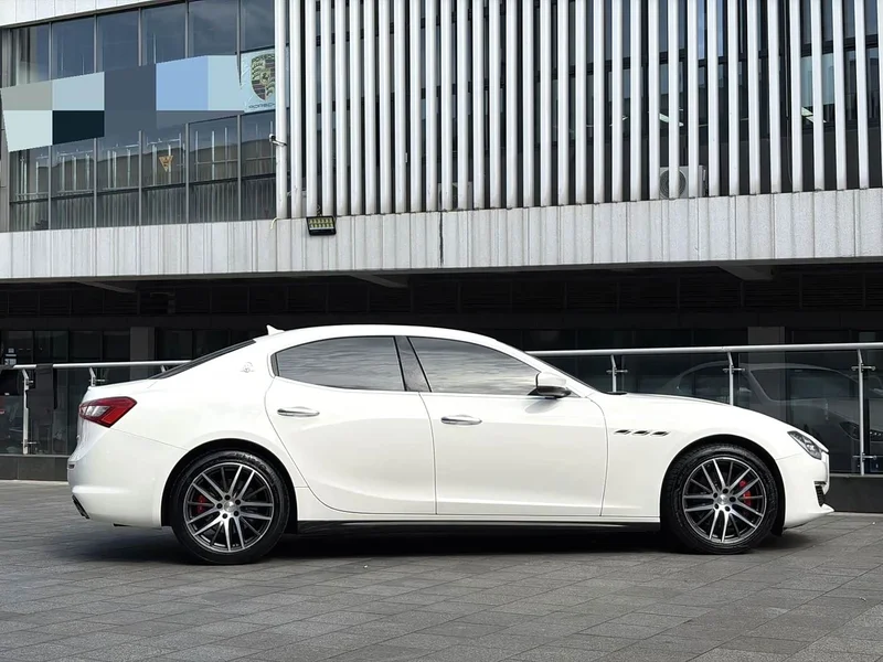 Maserati Ghibli — фото 9
