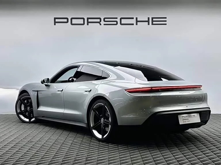 Porsche Taycan — фото 6