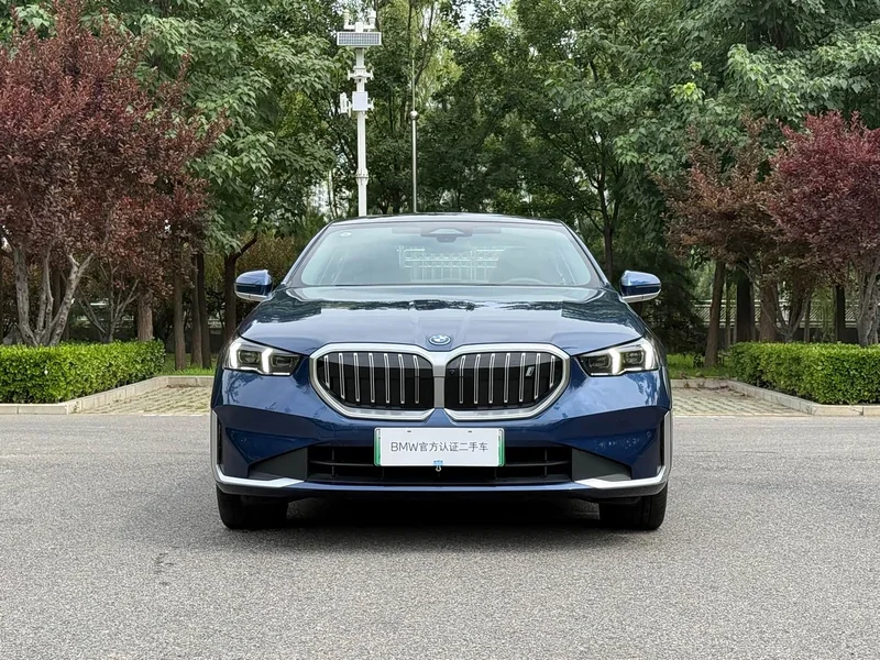 BMW i5 — фото 2