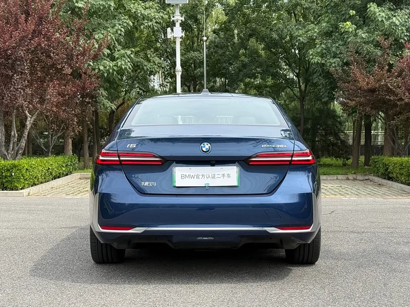 BMW i5 — фото 4