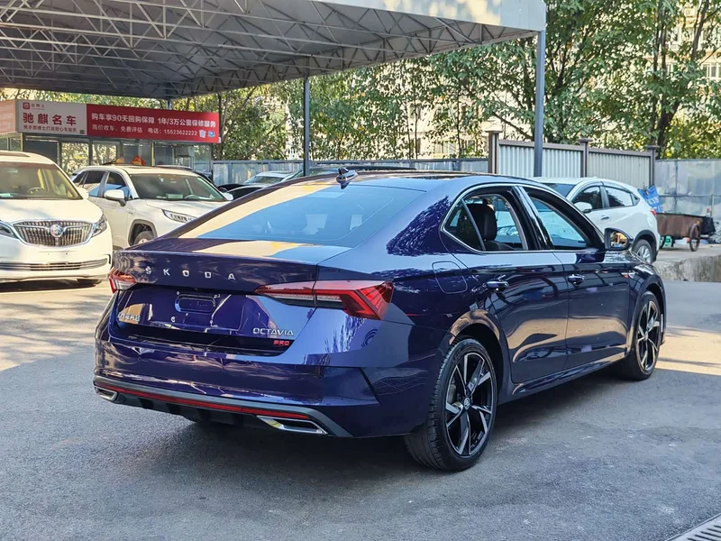 Volkswagen Octavia — фото 15