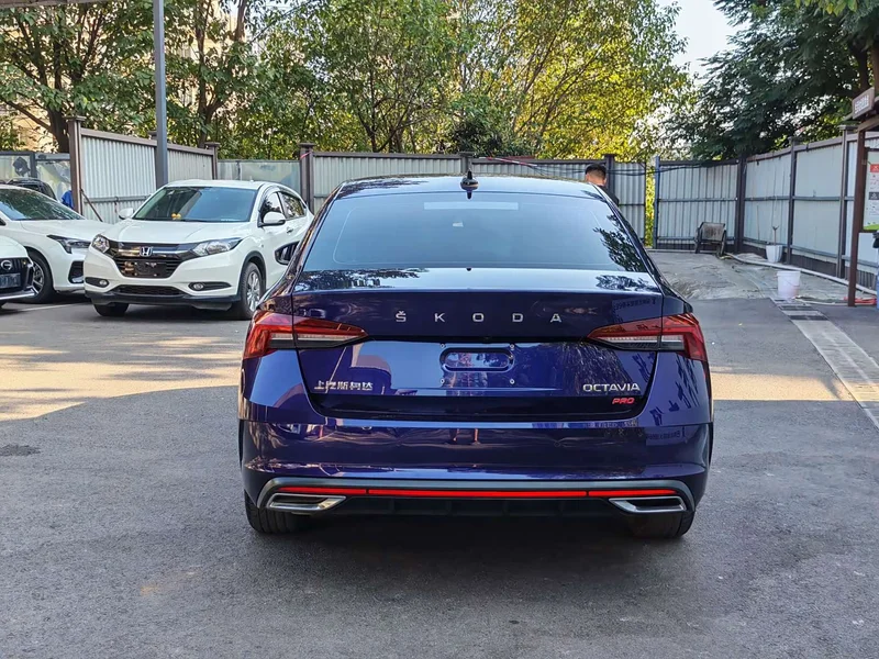 Volkswagen Octavia — фото 16