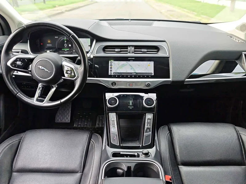Jaguar I-PACE — фото 13