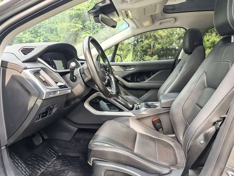 Jaguar I-PACE — фото 21