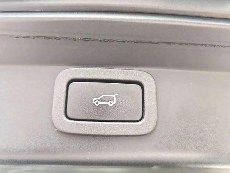 Jaguar I-PACE — фото 29