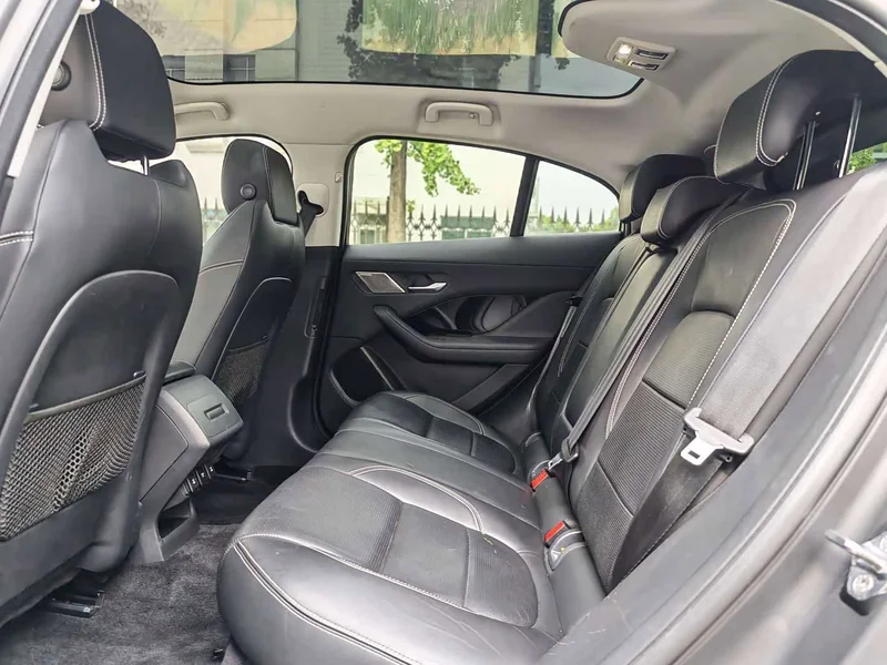 Jaguar I-PACE — фото 10