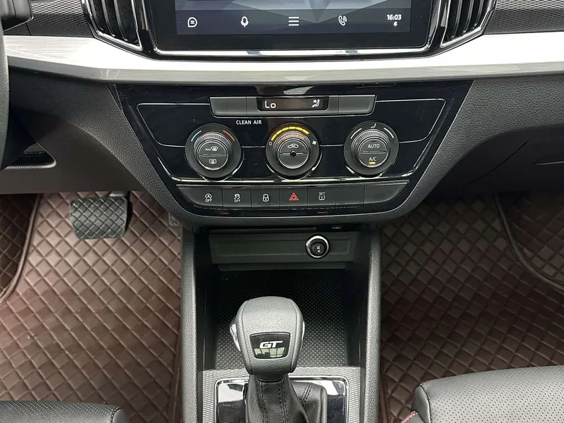 Skoda Kamiq — фото 16