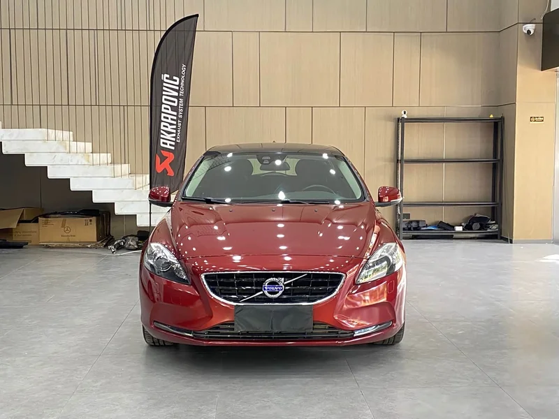 Volvo V40 — фото 2