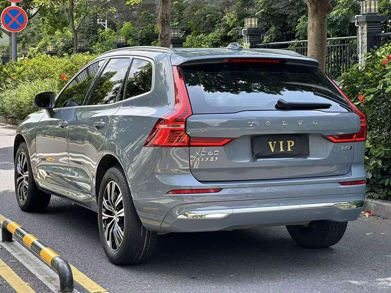 Volvo XC60 — фото 9