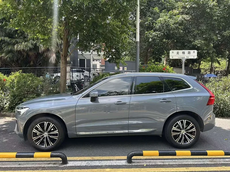 Volvo XC60 — фото 10