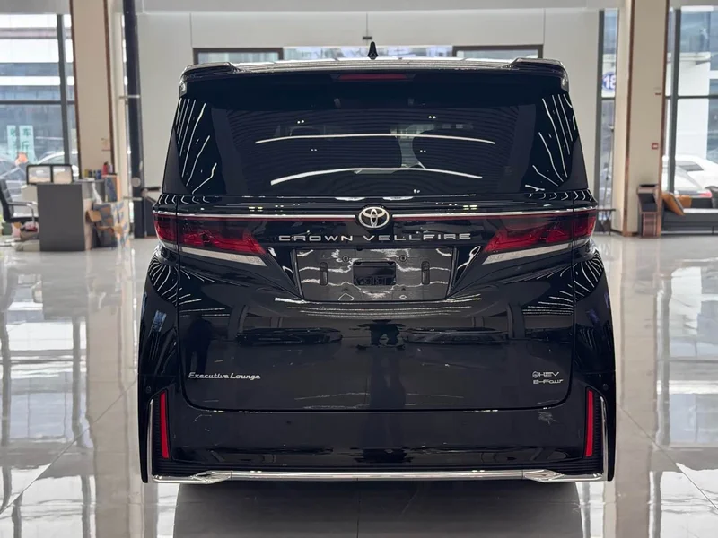 Toyota Vellfire — фото 10