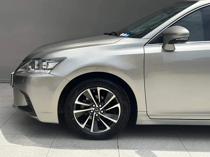 Lexus CT — фото 12