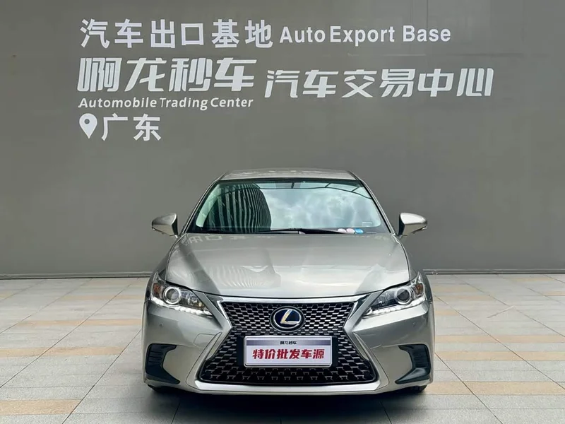Lexus CT — фото 2