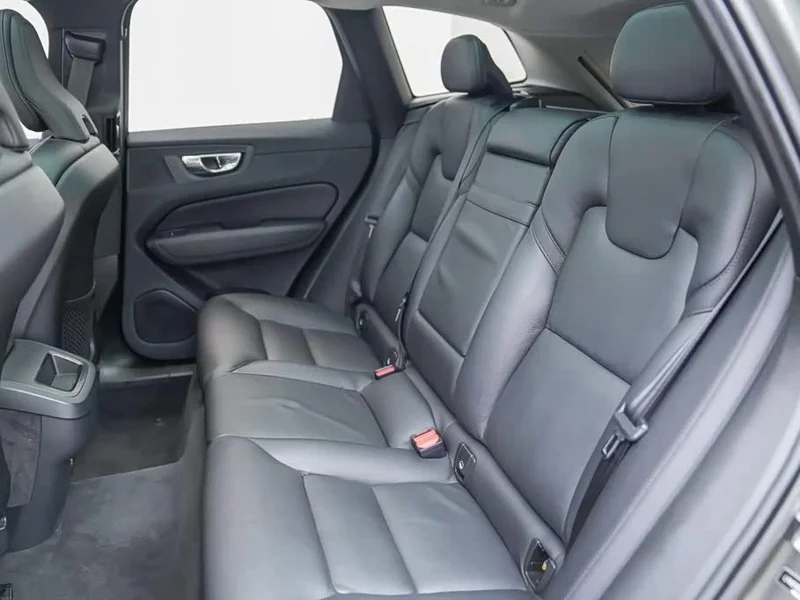 Volvo XC60 — фото 14