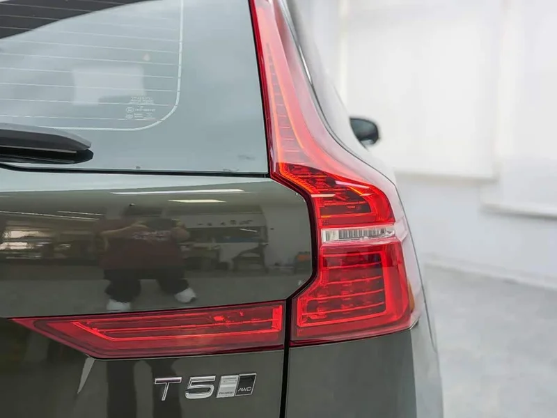 Volvo XC60 — фото 15