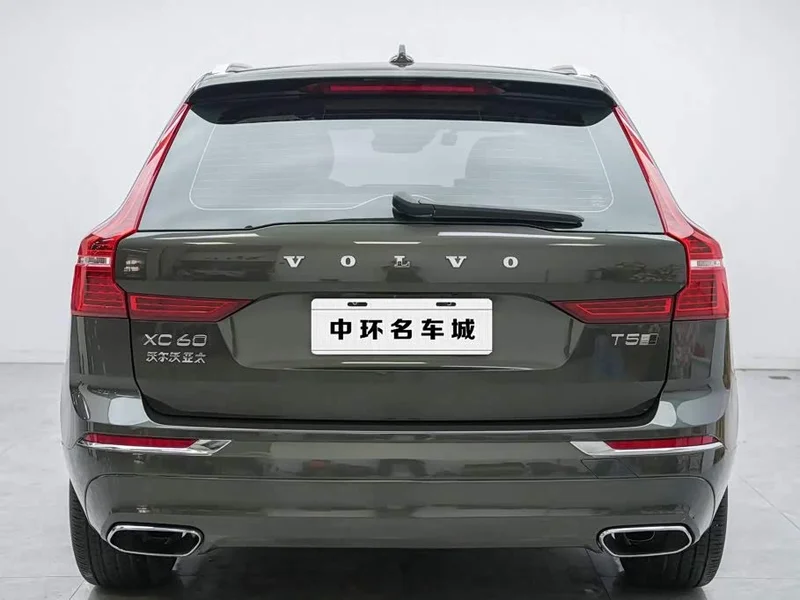 Volvo XC60 — фото 16