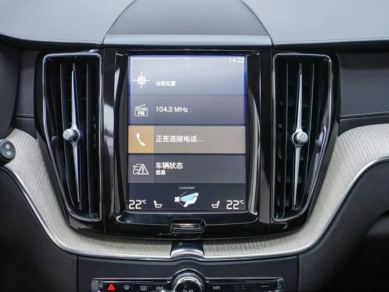 Volvo XC60 — фото 10