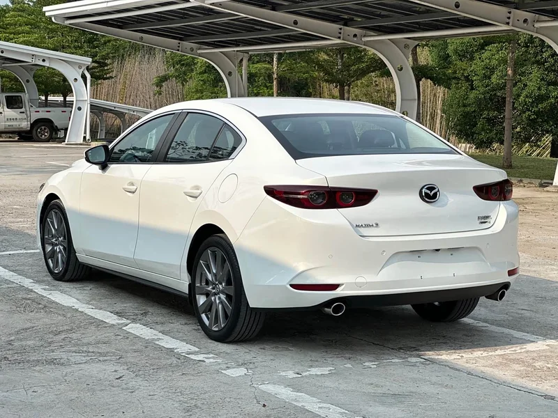 Mazda 3 Axela — фото 10