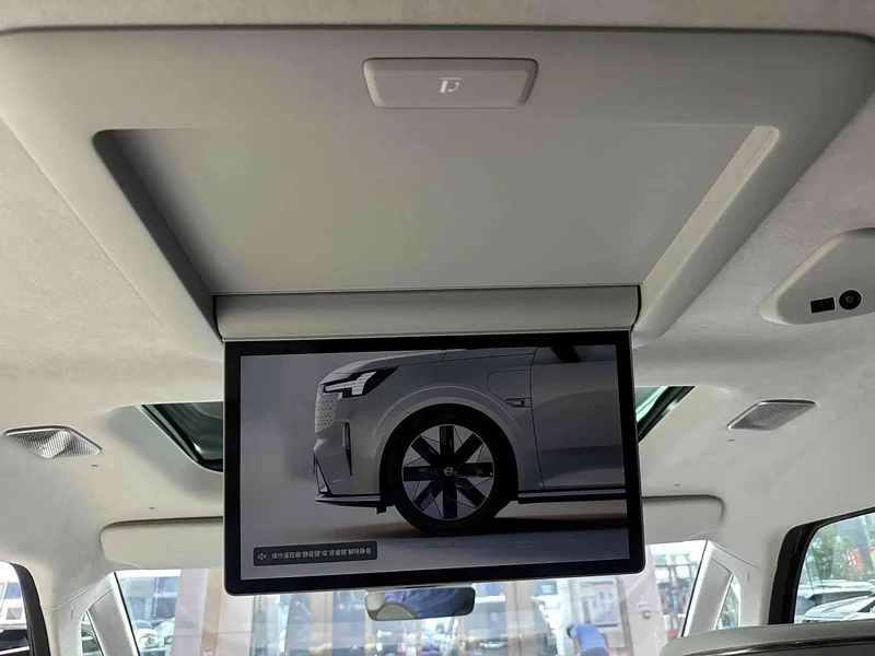 Volvo EM90 — фото 17