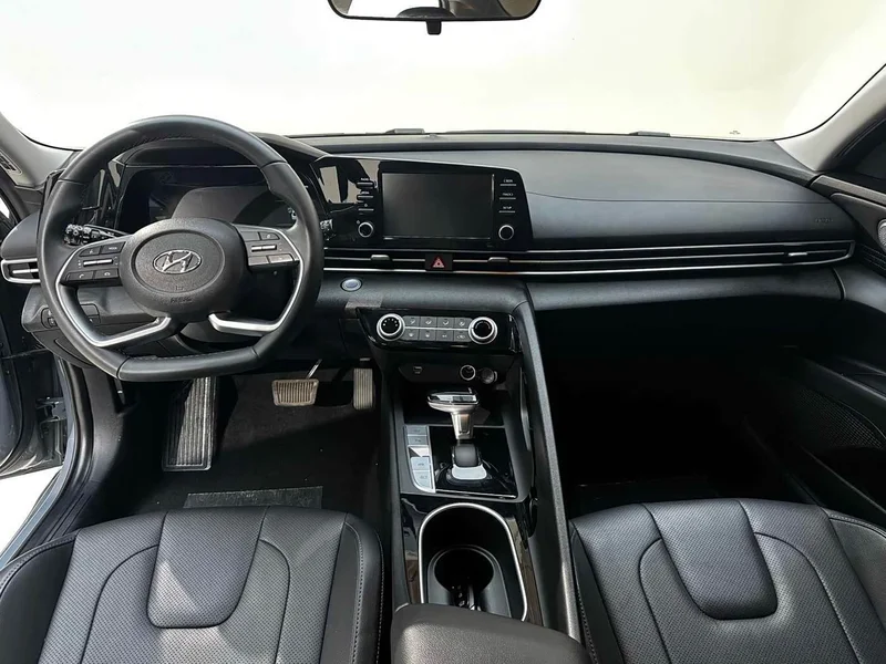 Hyundai Elantra — фото 11