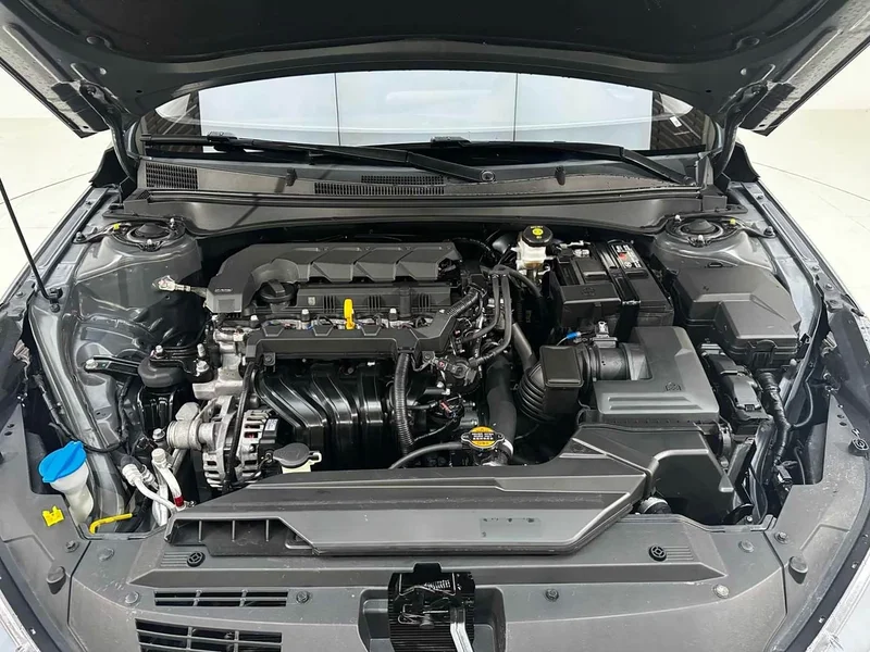 Hyundai Elantra — фото 18