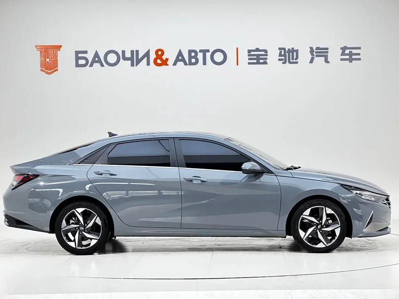 Hyundai Elantra — фото 5