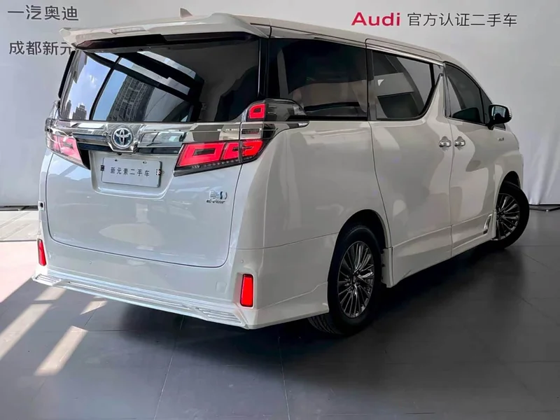 Toyota Vellfire — фото 4