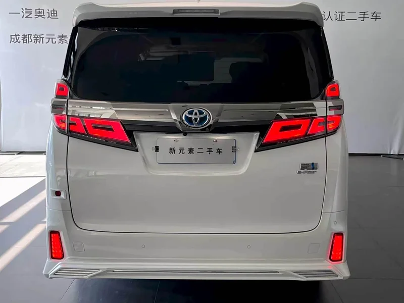 Toyota Vellfire — фото 5