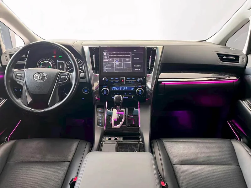 Toyota Vellfire — фото 6