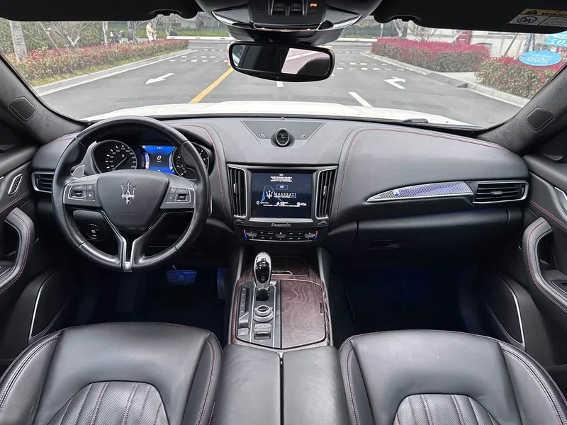 Maserati Levante — фото 13
