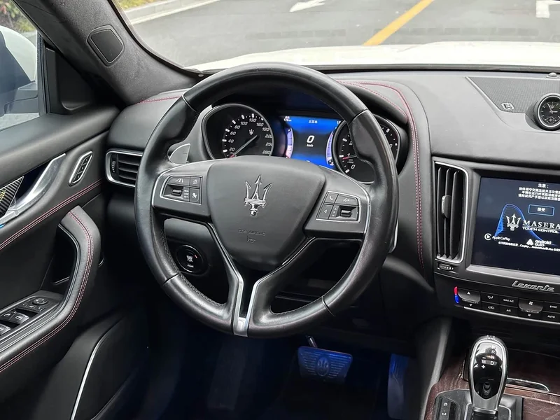 Maserati Levante — фото 15
