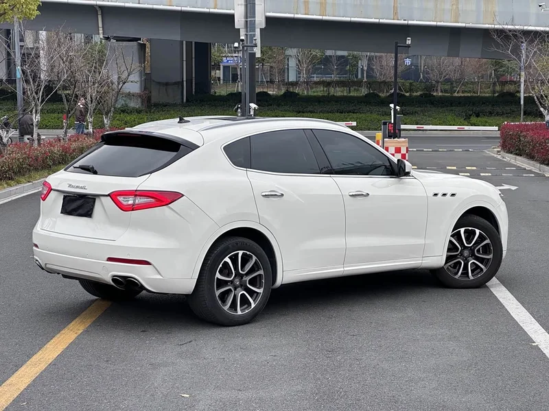 Maserati Levante — фото 22