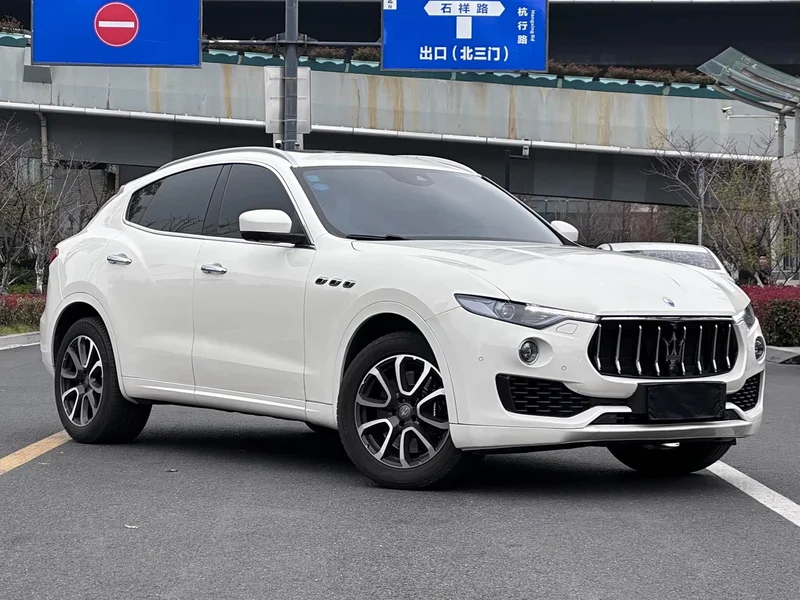 Maserati Levante — фото 3