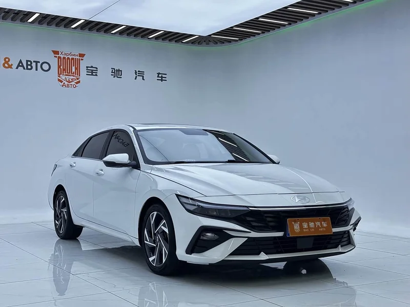 Hyundai Elantra — фото 2