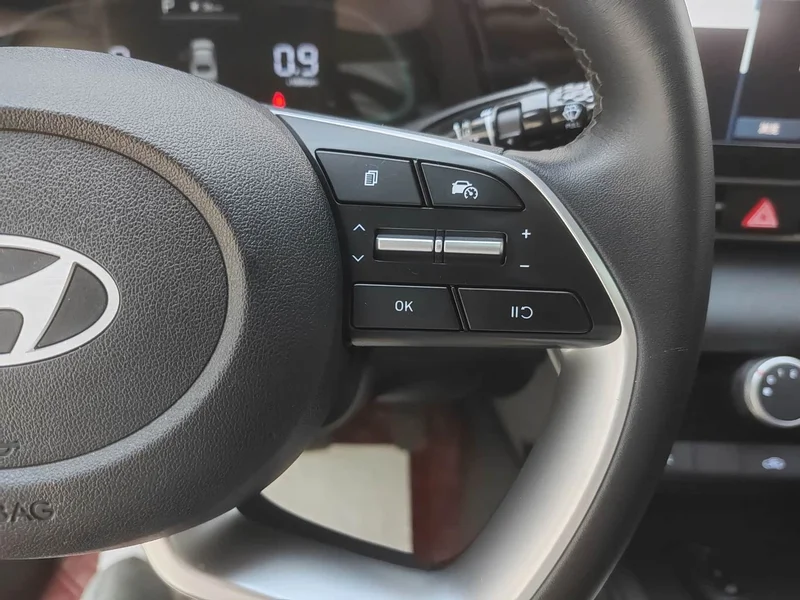 Hyundai Elantra — фото 9