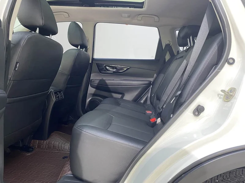 Nissan X-Trail — фото 12
