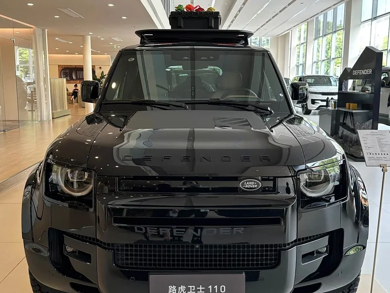 Land Rover Defender — фото 1