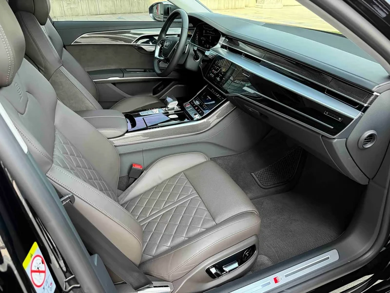 Audi S8 — фото 15