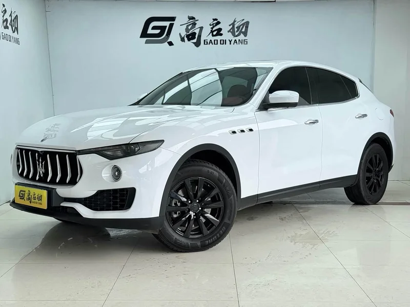 Maserati Levante — фото 1
